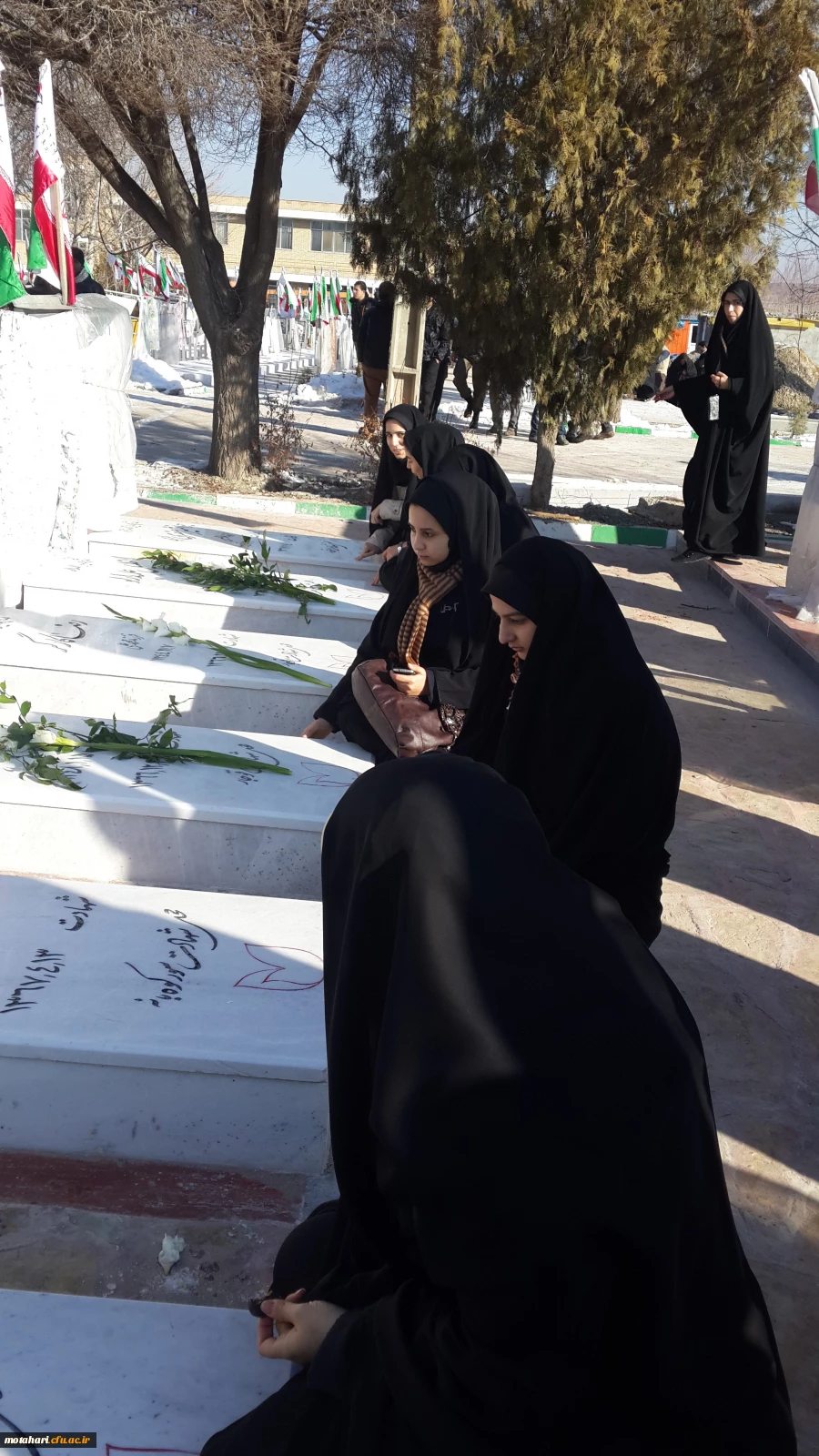 شرکت در مراسم گلباران و عطر افشانی گلزار شهدا