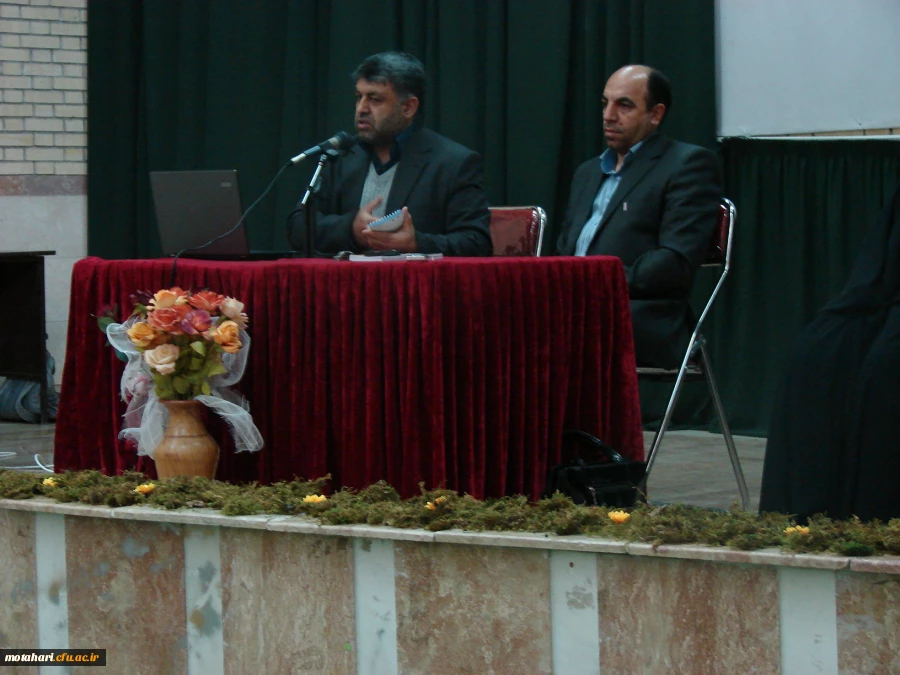 برگزاری جلسه نشست صمیمی مسئولین هسته گزینش اداره کل استان آذربایجان غربی با دانشجویان