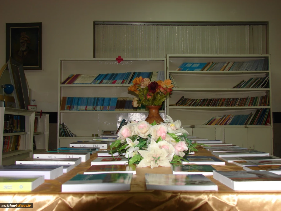 برگزاری نمایشگاه کتاب به مناسبت هفته کتاب و کتابخوانی 5