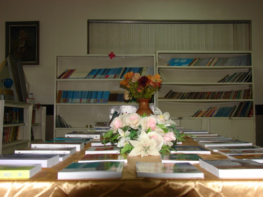 برگزاری نمایشگاه کتاب به مناسبت هفته کتاب و کتابخوانی 3