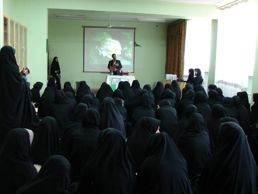 برگزاری کرسی آزاد اندیشی با محوریت فضای مجازی  2