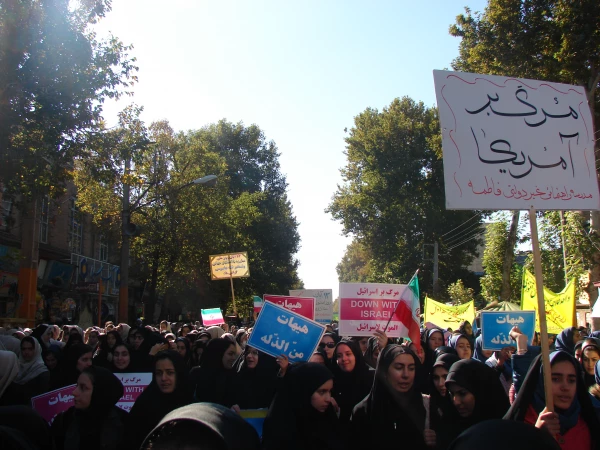 شرکت فعال و گسترده در مراسم راهپیمایی روز 13 آبان 7