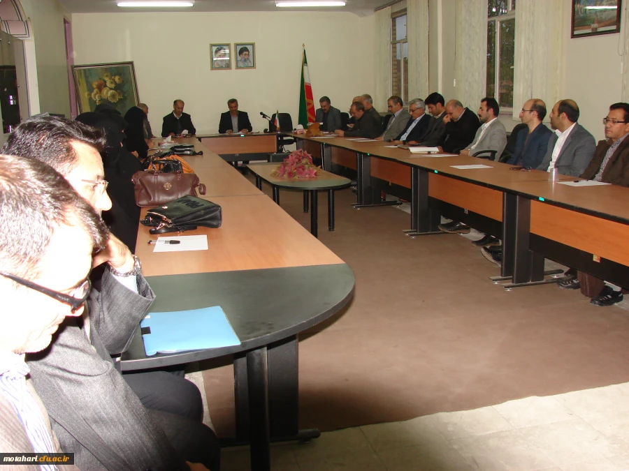 برگزاری جلسه شورای آموزشی اساتید 8