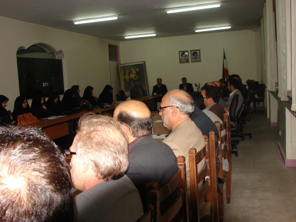 برگزاری جلسه شورای آموزشی اساتید 9