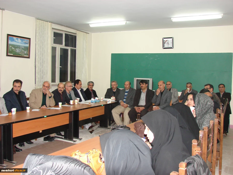 برگزاری جلسه شورای آموزشی اساتید 12