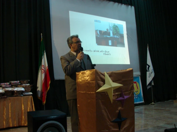 برگزاری مراسم گرامیداشت روز دانشجو وهفته پژوهش  9