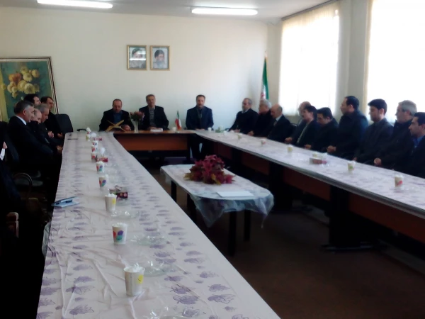 جلسه هم اندیشی و هماهنگی نیمسال دوم 95-94 4