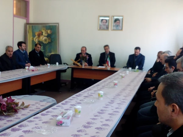 جلسه هم اندیشی و هماهنگی نیمسال دوم 95-94 5