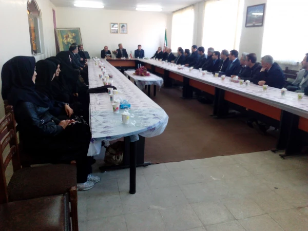 جلسه هم اندیشی و هماهنگی نیمسال دوم 95-94 6