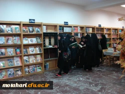 بازدید دانشجومعلمان رشته ادبیات فارسی از کتابخانه عمومی 5
