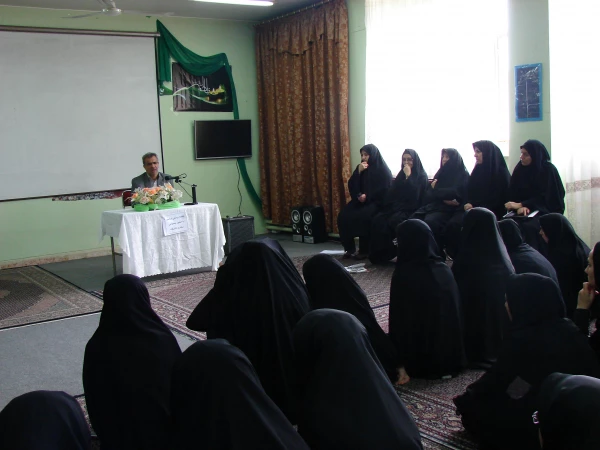 جلسه پرسش و پاسخ توجیهی مسئولین مرکز با دانشجویان 3