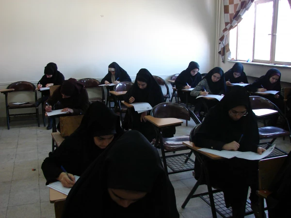 برگزاری آزمونهای مسابقات جشنواره قرآن و عترت در بخش کتبی  4