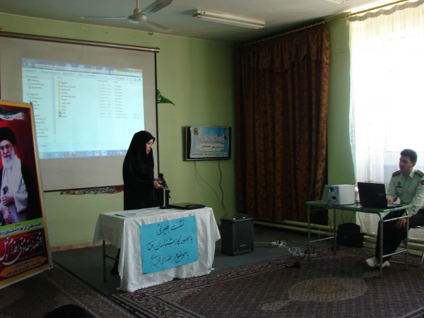 برگزاری جلسه ی نشست بصیرتی با حضور کارشناس پلیس فتا 5