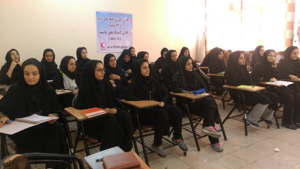 برگزاری دوره ی مقدماتی هلال احمر و کمک های اولیه به همت کانون هلال احمر دانشجویان مرکز 5