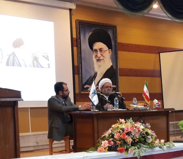 شرکت مسئولین ، کارکنان و اساتید مرکز در نشست علمی با موضوع «نقش مبارزاتی مرحوم آیت ا... هاشمی رفسنجانی در لوای رهبری امام خمینی (ره) و مقام معظم رهبری (مدظله)»  3