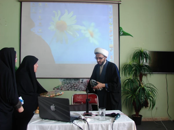 برگزاری نشست فرهنگی با موضوع «سبک زندگی فاطمی» به مناسبت ایام شهادت ام الائمه حضرت زهرا(س) 3