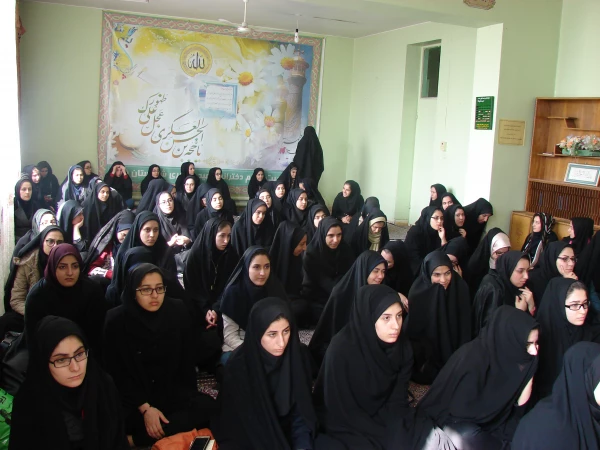 برگزاری نشست فرهنگی با موضوع «سبک زندگی فاطمی» به مناسبت ایام شهادت ام الائمه حضرت زهرا(س) 5