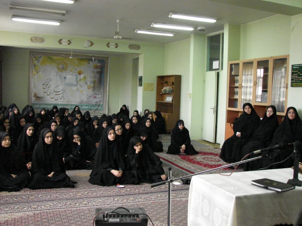 برگزاری کلاس فرهنگی با موضوع بصیرت افزایی با حضور مسئول حوزه بسیج دانشجویی شهرستان خوی 3