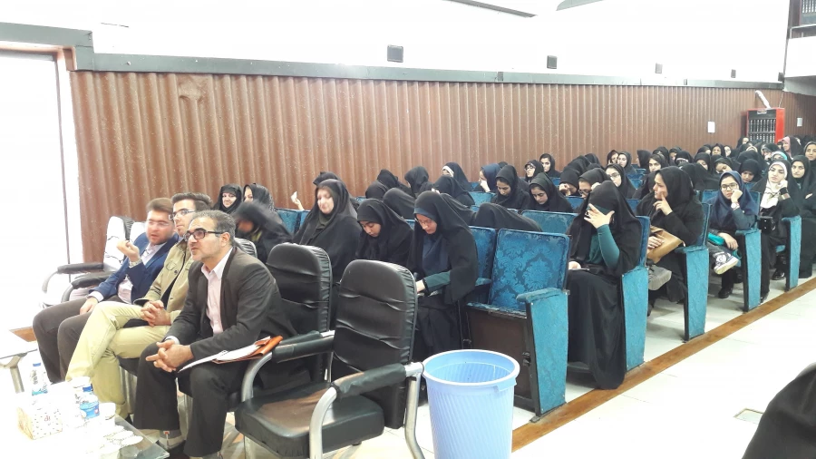 شرکت دانشجویان در نشسست سیاسی با موضوع «انتخابات 96 ، چالشها و فرصتها» 3