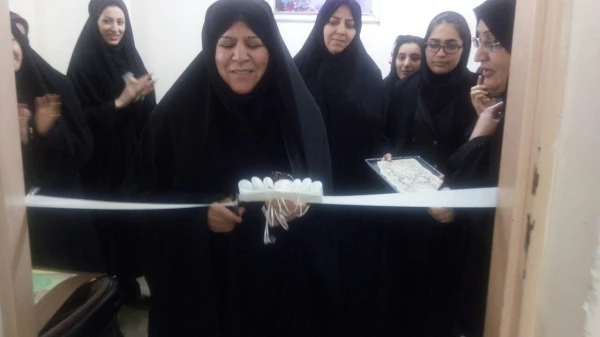 استقبال از دهه فجر با برپایی نمایشگاهی از آثار نقاشی و هنرهای دستی دانشجویان 5