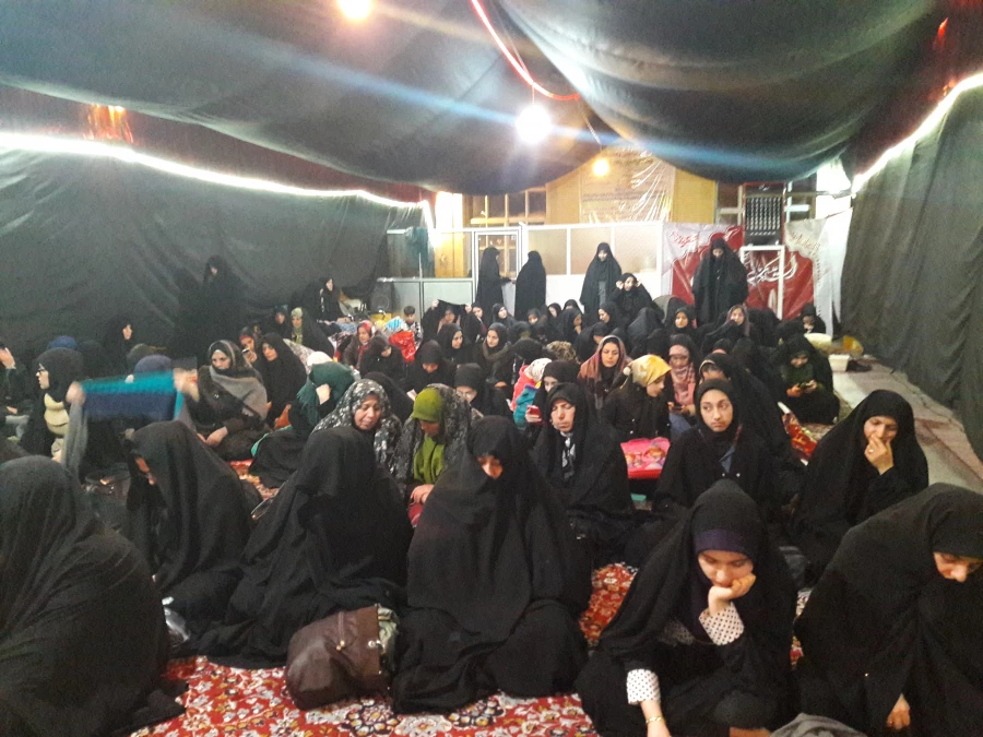 حضور دانشجویان مرکز در مراسم سوگواری بانوی دو عالم حضرت فاطمه زهرا(س) در گلزار شهدای شهرستان خوی 2