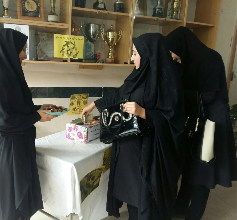 دستان مهربانی : کمپین دانشجویی حمایت از کودکان بی سرپرست 6