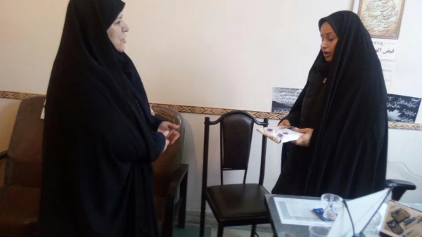 دیدار صمیمانه مسئول مرکز و تبریک سال نو همراه با اهداء عیدی و کادو 6