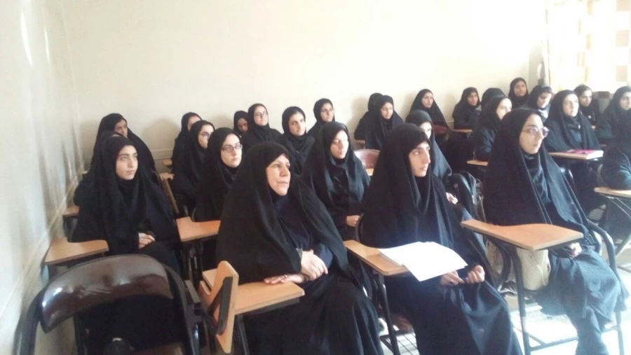 گزارش تصویری از بازدید دکتر بیگی نماینده محترم نهاد رهبری از بخشهای مختلف مرکز شهید مطهری خوی  4