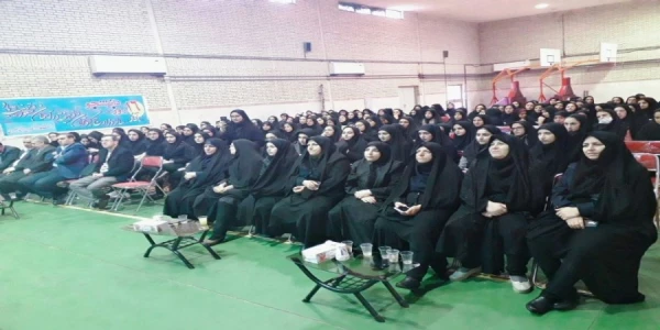 مراسم بزرگداشت روز دانشجو با حضور اساتید،کارکنان ودانشجویان روزسه شنبه مورخه 13 / 09 / 97 در سالن
اجتماعات مرکز برگزار گردید. 2