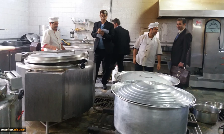 گزارش تصویری از بازدید جناب آقای دکتر احمدی رئیس حوزه نظارت و ارزیابی سازمان مرکزی دانشگاه فرهنگیان از قسمت های مختلف مرکز آموزش عالی شهید مطهری خوی 6