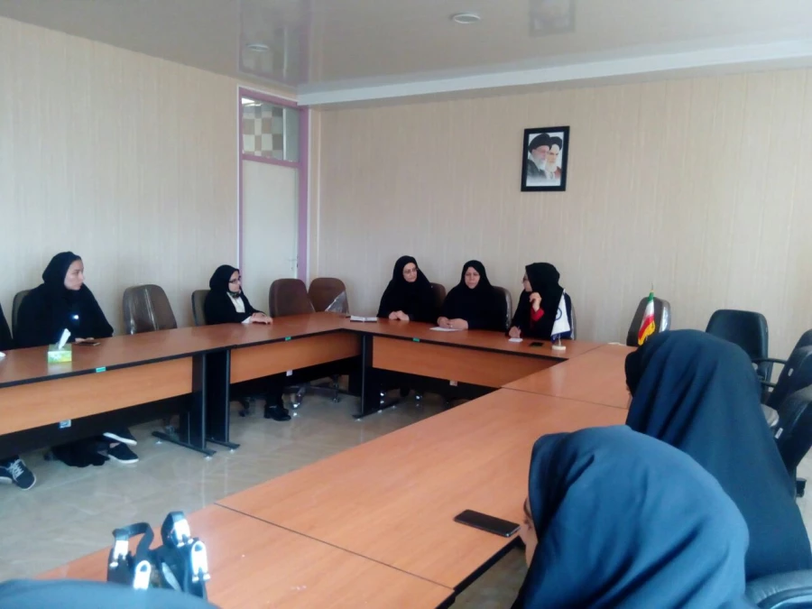 برگزاری اولین جلسه دبیران کانونها ی فرهنگی واعضای شورای بسیج دانشجویی با حضور ریاست مرکز 6