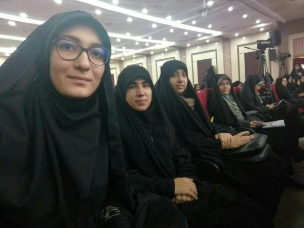 گزارش تصویری از غرفه فرهنگی و حضور دانشجومعلمان پردیس علامه طباطبایی ارومیه در جشنواره رویش در مشهد مقدس 4