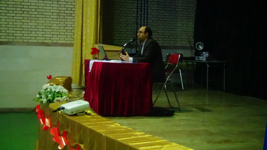 نشست صمیمی مسئولین هسته گزینش استان با دانشجویان مرکز 4