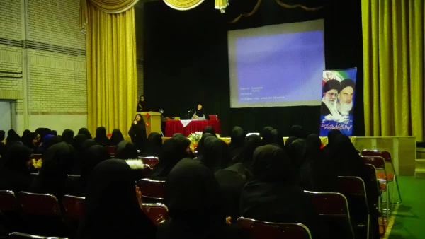 مراسم جشن ولادت حضرت زهرا (س) و استقبال از ورودیهای تکمیل ظرفیت سال 97 در سالن اجتماعات مرکز شهید مطهری برگزار گردید 2