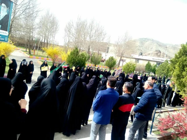 گزارش تصویری تجمع دانشجومعلمان، اساتید وکارکنان مرکز آموزش عالی شهید مطهری خوی در اعتراض به  اقدام نابخردانه و وقیحانه آمریکا علیه سپاه پاسداران انقلاب اسلامی  2