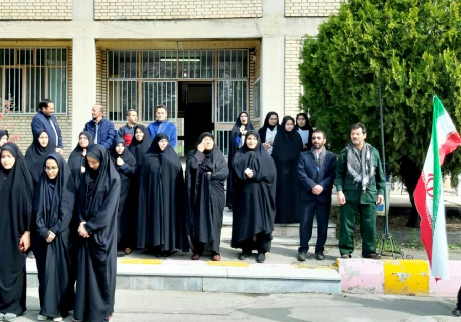 گزارش تصویری تجمع دانشجومعلمان، اساتید وکارکنان مرکز آموزش عالی شهید مطهری خوی در اعتراض به  اقدام نابخردانه و وقیحانه آمریکا علیه سپاه پاسداران انقلاب اسلامی  6