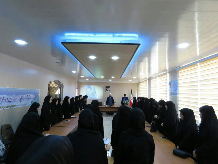 برگزاری دوره آموزشی «تبیین بیانیه گام دوم انقلاب»  11