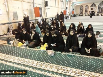 گزارش تصویری از حضور دانشجویان مرکز در مراسم معنوی اولین شب از لیالی قدردر مصلای امام خمینی(ره) شهرستان خوی