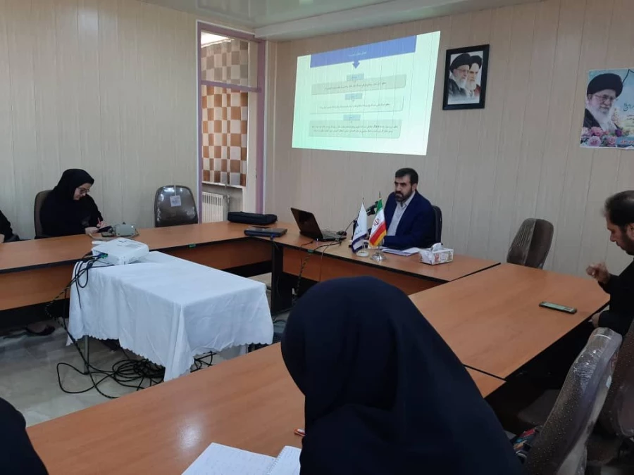 کارگاه آموزشی آسیبها و تهدید های فضای مجازی در مرکز شهید مطهری خوی برگزار شد 4