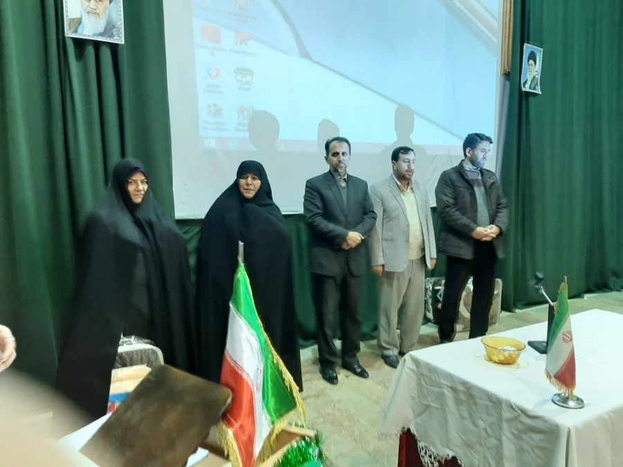 برگزاری نشست سیاسی با موضوع «اضمحلال نظام آمریکا» به مناسبت هفته بسیج در مرکز شهید مطهری خوی 6