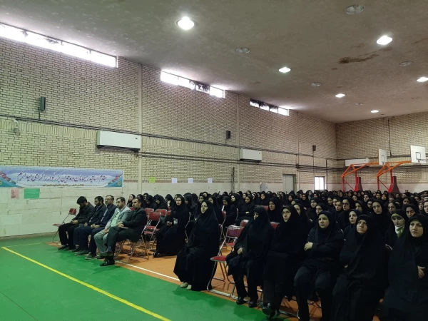 برگزاری نشست سیاسی با موضوع «اضمحلال نظام آمریکا» به مناسبت هفته بسیج در مرکز شهید مطهری خوی 11