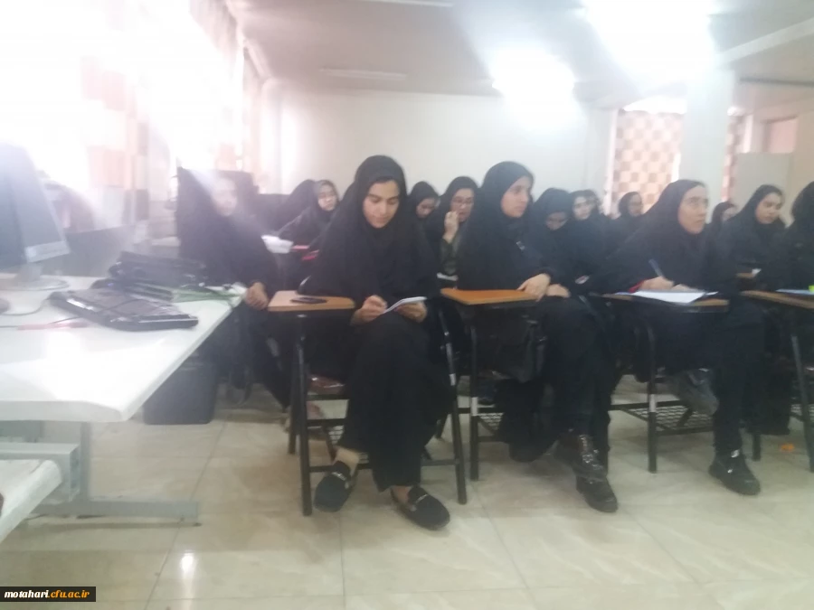 برگزاری کارگاه نقد کتاب 7