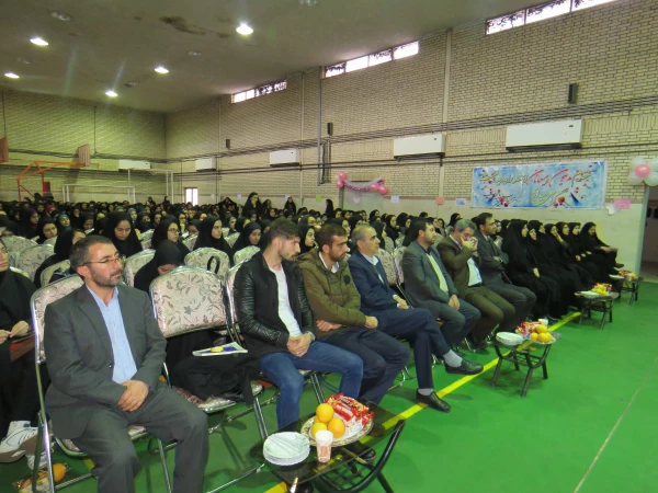 مراسم بزرگداشت روز دانشجو با حضور مدیر امور پردیس های استان، دانشجومعلمان، اساتید و مسئولین روزدو شنبه مورخه 98/09/18 در سالن اجتماعات مرکز شهید مطهری خوی برگزار گردید 7