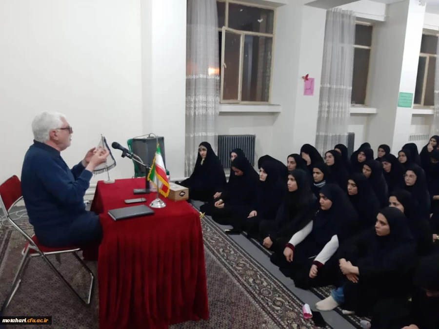 برگزاری کرسی آزاداندیشی با موضوع «حقوق زن در اسلام» به مناسبت ولادت حضرت فاطمه (س) و روز زن در مرکز شهید مطهری خوی 2