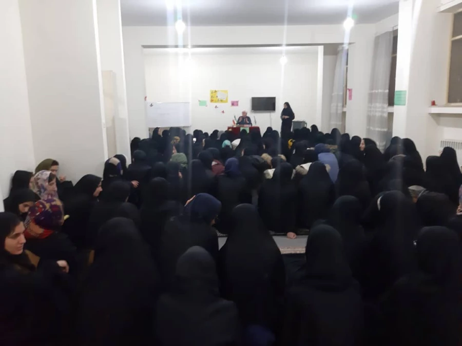 برگزاری کرسی آزاداندیشی با موضوع «حقوق زن در اسلام» به مناسبت ولادت حضرت فاطمه (س) و روز زن در مرکز شهید مطهری خوی 2