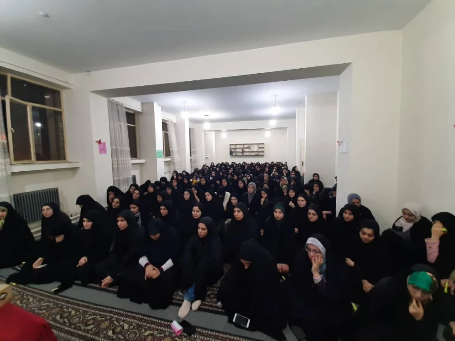 برگزاری کرسی آزاداندیشی با موضوع «حقوق زن در اسلام» به مناسبت ولادت حضرت فاطمه (س) و روز زن در مرکز شهید مطهری خوی 2