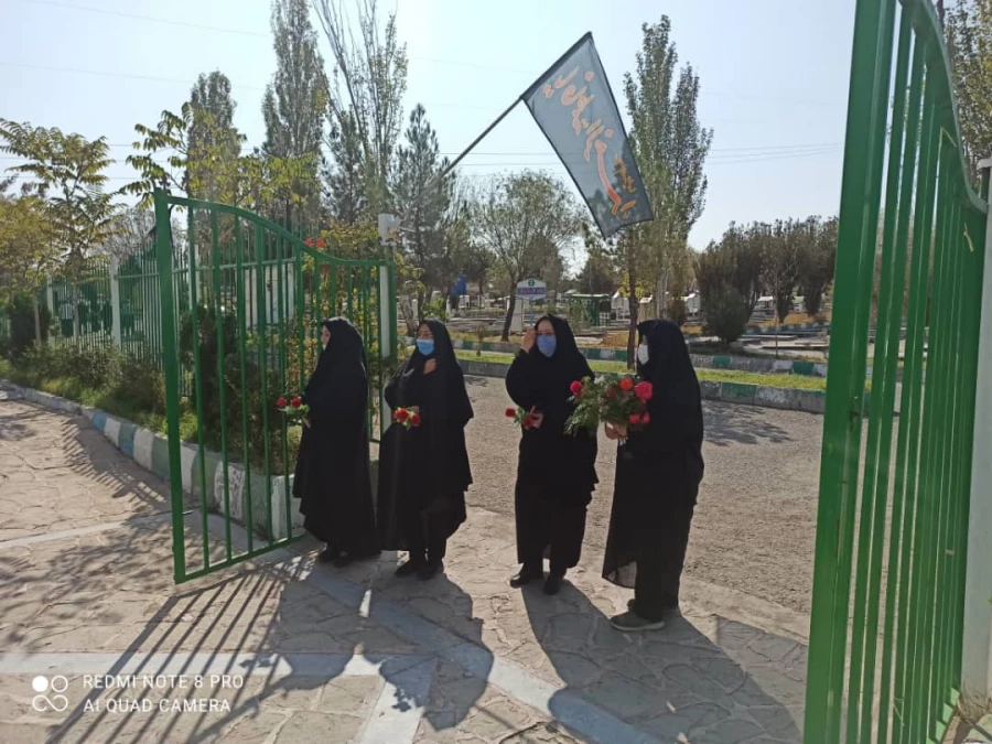 تجدید میثاق مسئولین و کارکنان مرکز شهید مطهری خوی  با شهدا به مناسبت هفته دفاع مقدس و آغاز سال تحصیلی جدید 3