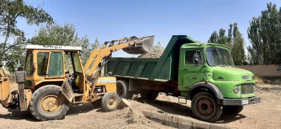 عملیات زیبا سازی محوطه با همکاری شهرداری  4